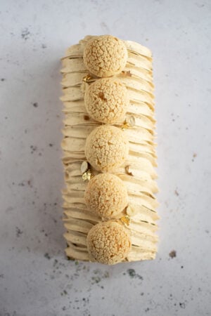 Bûche roulée façon Paris Brest - 8 parts 55€