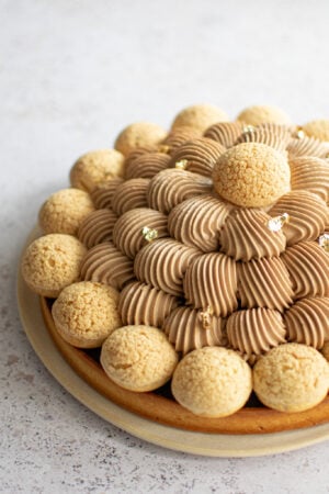 Photo d'une tarte façon saint-honoré